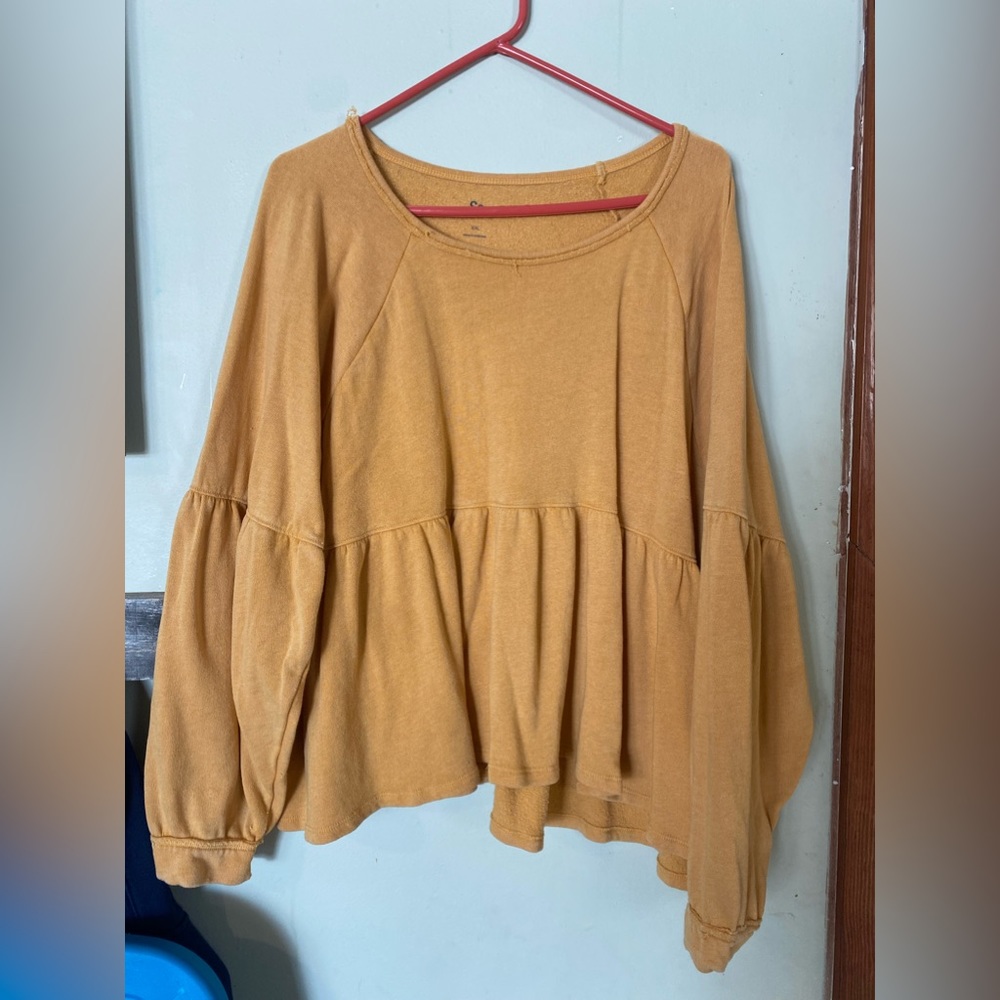 2 Sweatshirts